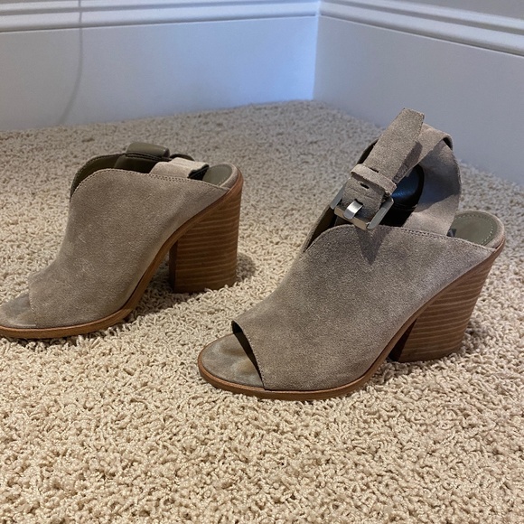 Marc Fisher Heels - Picture 3 of 10